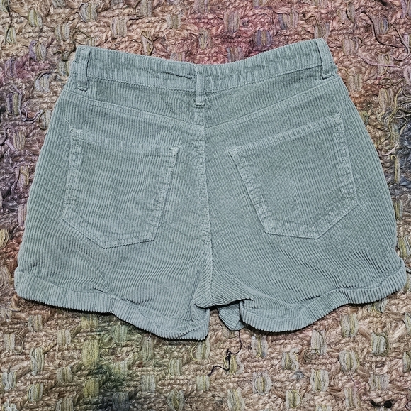 Small Forever 21 Green Corduroy High-Waisted Shorts - Picture 3 of 3